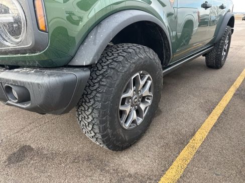 Used 2025 Ford Bronco Badlands image 13