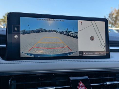 Used 2025 Genesis G70 2.5T image 19