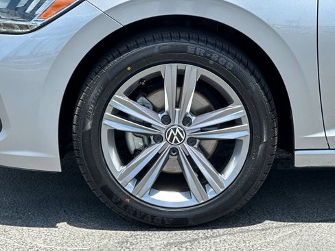 Used 2022 Volkswagen Jetta SE w/ Panoramic Sunroof Package FWD image 25