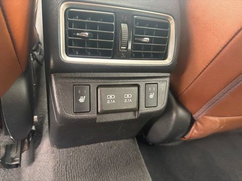 Used 2019 Subaru Outback 2.5i Touring AWD/4WD image 17