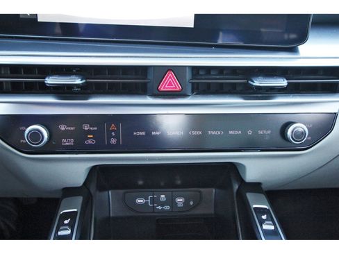 Used 2024 Kia Sorento EX image 27