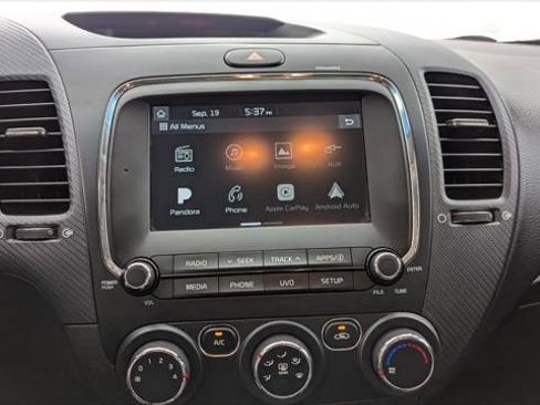 Used 2018 Kia Forte S image 28