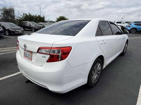 Used 2014 Toyota Camry LE image 7
