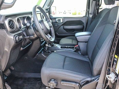 Used 2021 Jeep Wrangler Unlimited Sport AWD/4WD image 17