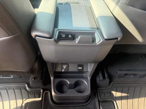 Used 2022 Toyota Sienna XSE w/ XSE Plus Package AWD/4WD image 38