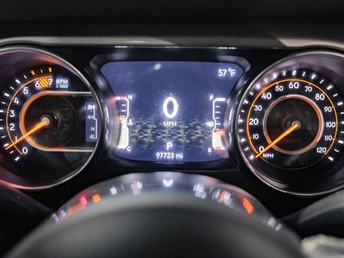 Used 2018 Jeep Wrangler Unlimited Sahara image 18