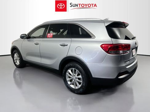 Used 2018 Kia Sorento FWD image 6