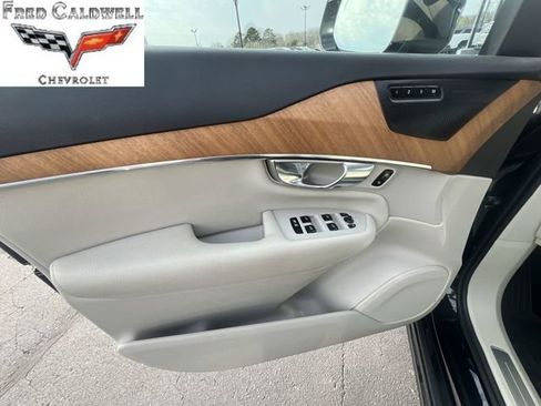 Used 2022 Volvo XC90 T8 Inscription Expression w/ Advanced Package image 22