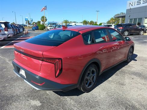 Used 2025 Kia K4 LXS image 3