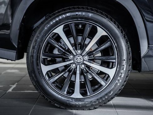 Used 2022 Toyota Highlander XSE image 18