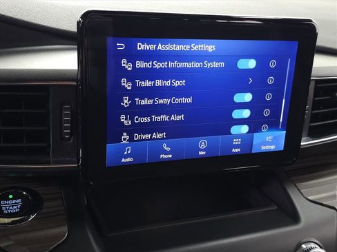 Used 2020 Ford Explorer Limited w/ Class III Trailer Tow Package image 26