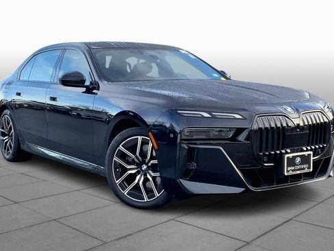 Certified 2023 BMW 760i xDrive image 2
