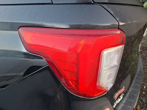 Used 2020 Ford Explorer XLT w/ Comfort Package RWD image 10