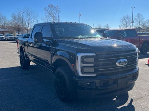 Used 2025 Ford F350 Platinum w/ FX4 Off-Road Package image 3