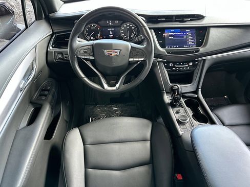 Used 2022 Cadillac XT6 Luxury image 24