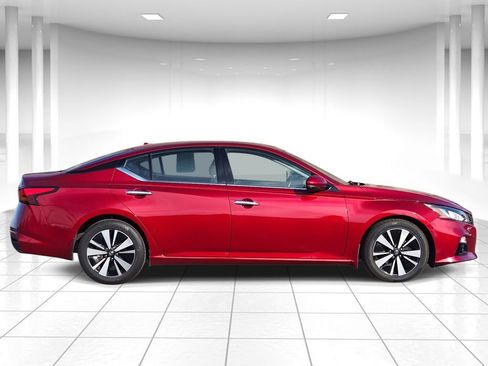 Used 2022 Nissan Altima 2.5 SL image 2