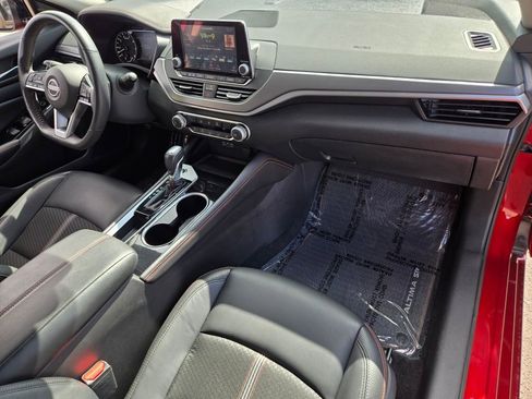 Certified 2024 Nissan Altima 2.5 SR image 19