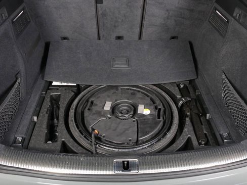 Used 2019 Audi SQ5 Premium Plus w/ Premium Plus Package image 32