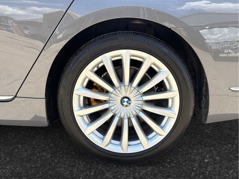 Used 2022 BMW 740i xDrive w/ Premium Package AWD/4WD image 16