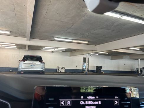 Used 2025 Volkswagen Jetta SE image 18