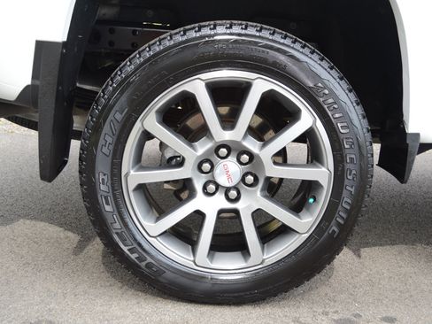 Used 2022 GMC Canyon Denali image 11