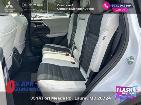 New 2025 Mitsubishi Outlander SE image 19