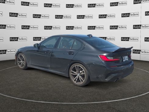 Used 2021 BMW 330i Sedan w/ M Sport Package RWD image 4