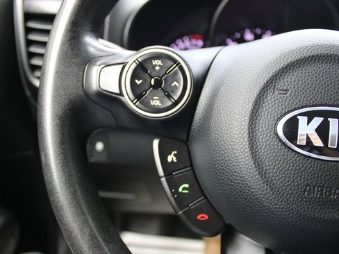 Used 2017 Kia Soul image 8