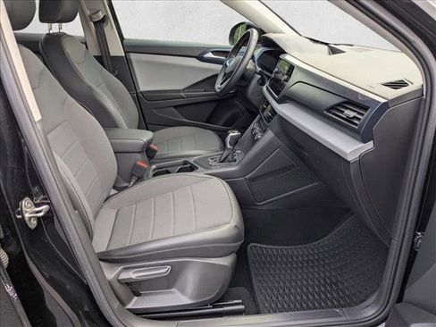 Used 2022 Volkswagen Taos SE FWD image 19