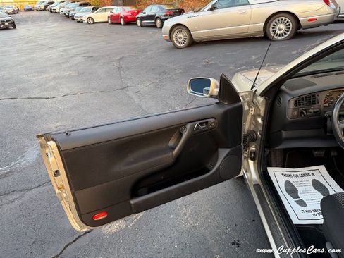 Used 2001 Volkswagen Cabrio GLS image 6