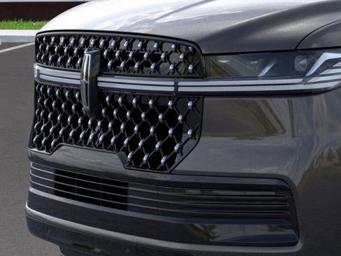 New 2025 Lincoln Navigator Black Label AWD/4WD image 17