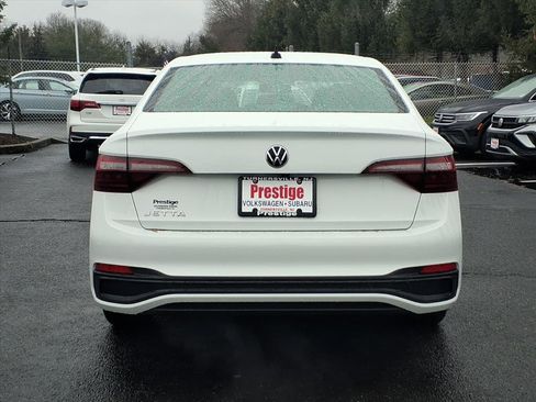 Certified 2022 Volkswagen Jetta Sport image 4