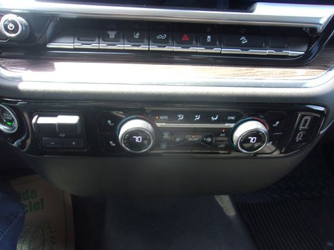 Used 2024 Chevrolet Silverado 2500 LT AWD/4WD image 23