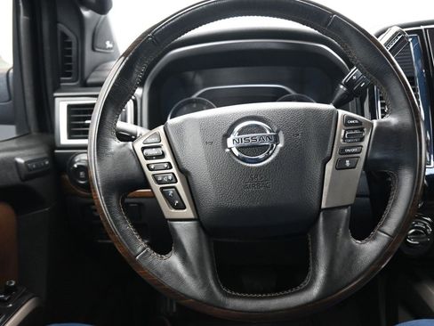 Used 2021 Nissan Titan Platinum Reserve w/ Moonroof Package image 15