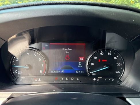 Used 2021 Ford Explorer XLT image 24