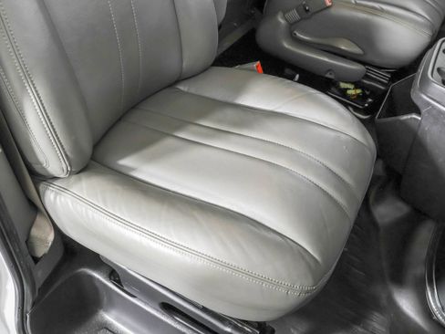 Used 2022 Chevrolet Express 2500 Work Van w/ Driver Convenience Package image 38