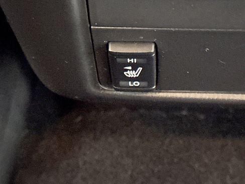 Used 2020 Nissan Pathfinder SL image 25