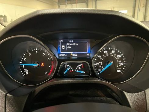 Used 2016 Ford Focus SE w/ SE Cold Weather Package FWD image 24