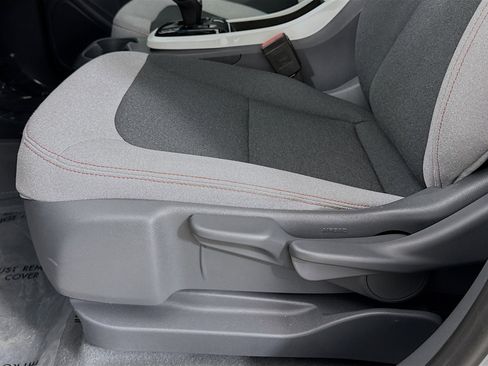 Used 2019 Chevrolet Bolt LT FWD image 20