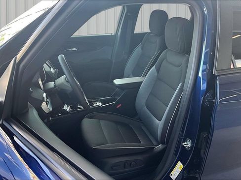 Used 2023 Chevrolet TrailBlazer LT FWD image 13