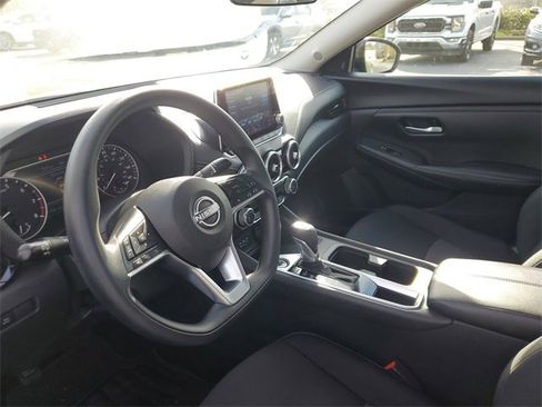 Used 2025 Nissan Sentra SV image 18