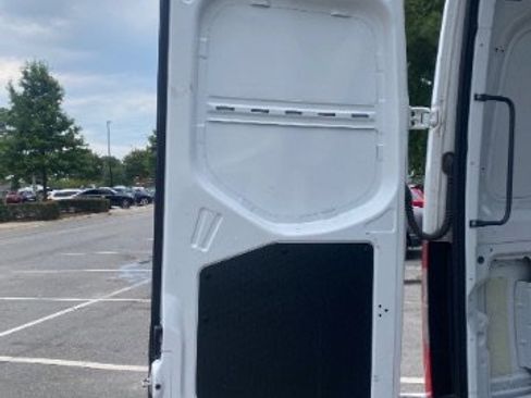 Used 2021 Mercedes-Benz Sprinter 2500 w/ Driver Convenience Package image 13