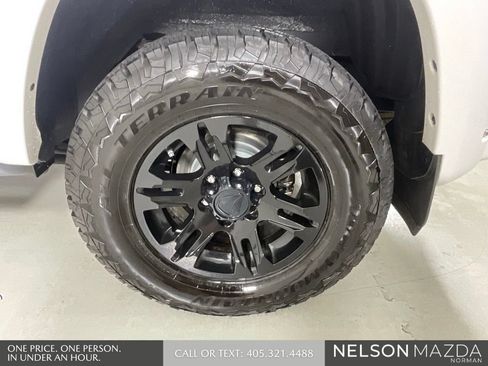 Used 2016 Toyota 4Runner SR5 AWD/4WD image 10