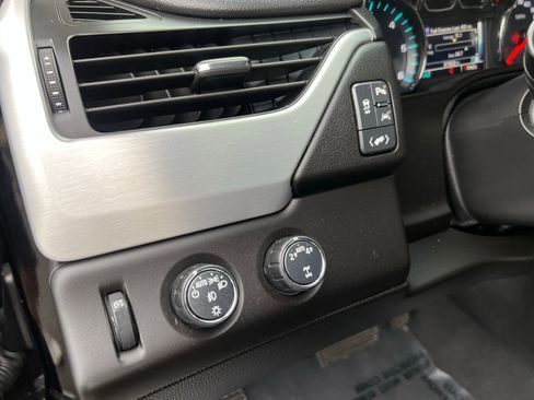 Used 2019 GMC Yukon SLT image 18