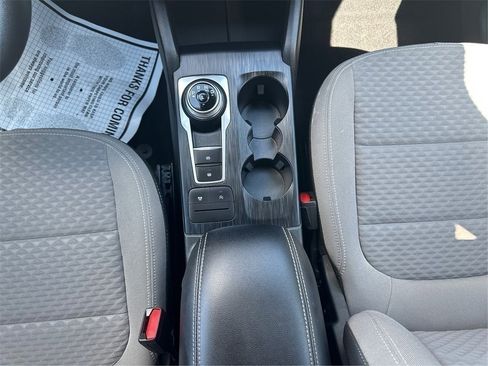 Used 2022 Ford Escape SE image 17