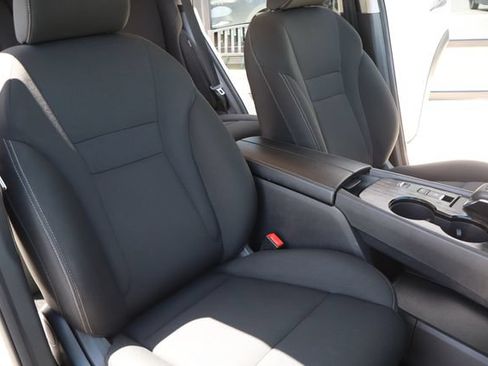 Used 2024 Nissan Rogue S FWD image 13