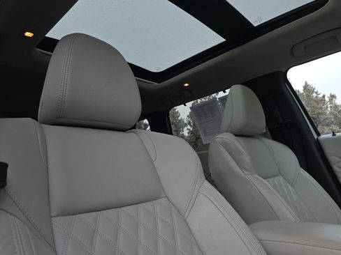 Used 2024 Mitsubishi Outlander SEL image 17