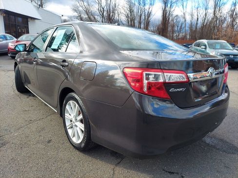 Used 2012 Toyota Camry XLE w/ Leather Pkg image 6