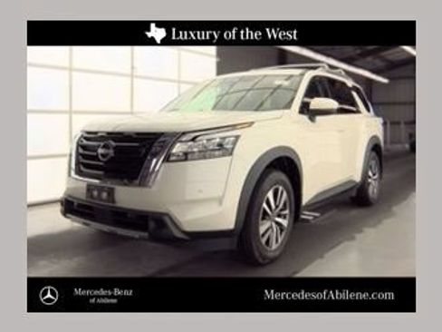 Used 2024 Nissan Pathfinder SL FWD image 1