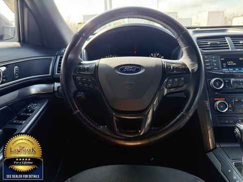 Used 2018 Ford Explorer XLT image 17